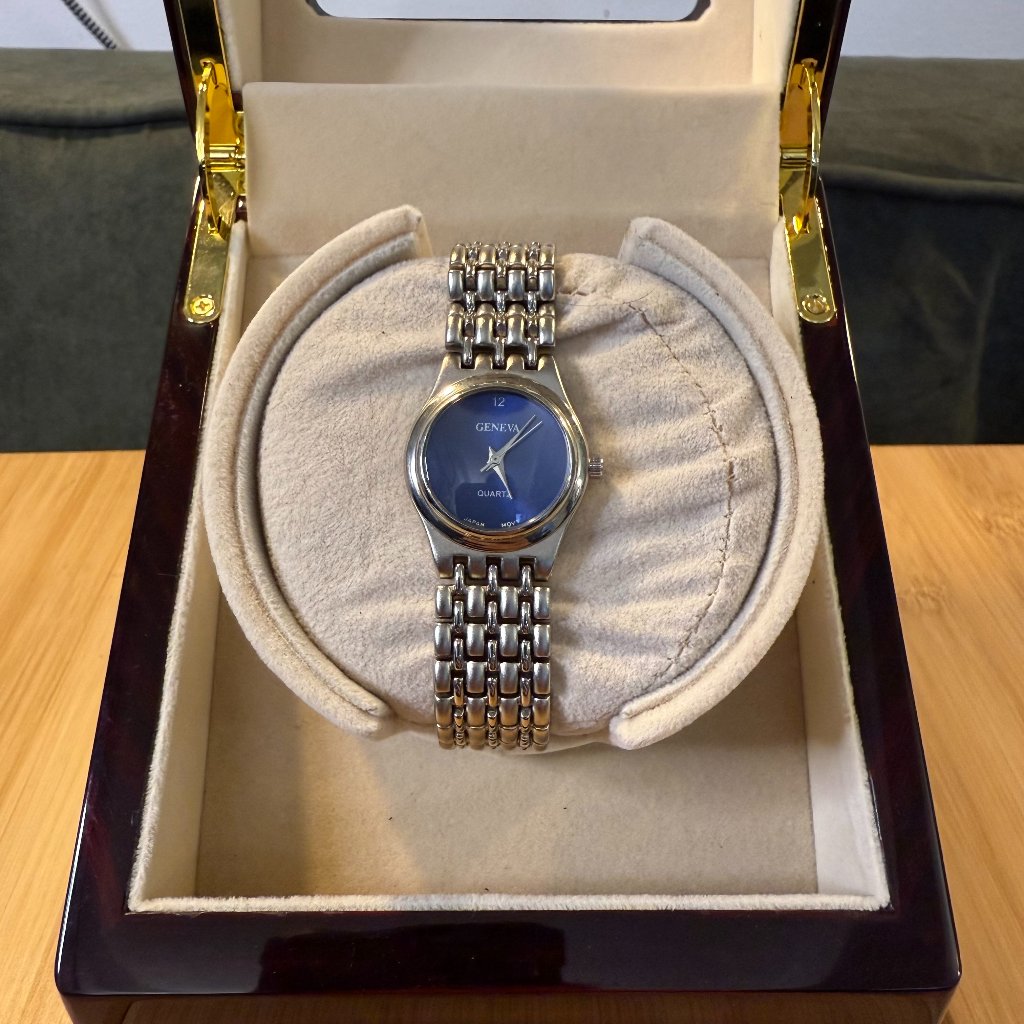 Geneva SilverBlue Minimalist Ladies Watch 26mm